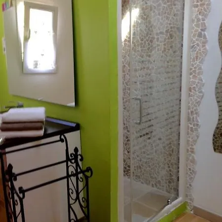 Chambres D'hotes Shabby Bed & Breakfast
